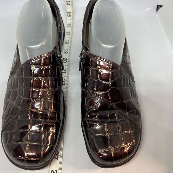 Clark's Bendables Croc Pattern Brown Loafers 9.5M - Picture 1 of 12